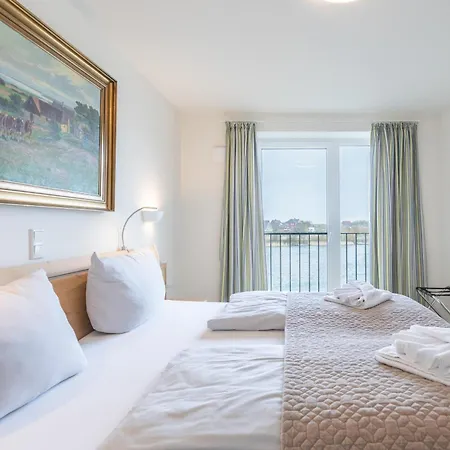 Ferienwohnung Ferhaaling Mit Direktem Seeblick Nordstrand Exterior photo